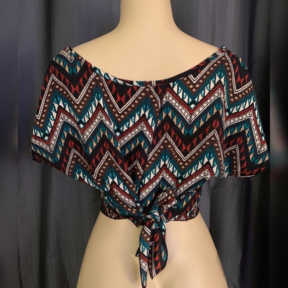 A’gaci Tribal Design Crop Top - Picture 2 of 3